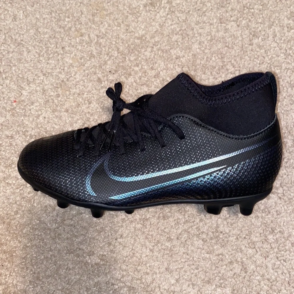 Nike Mercurial Superfly VII Club Multi-Ground Cleats